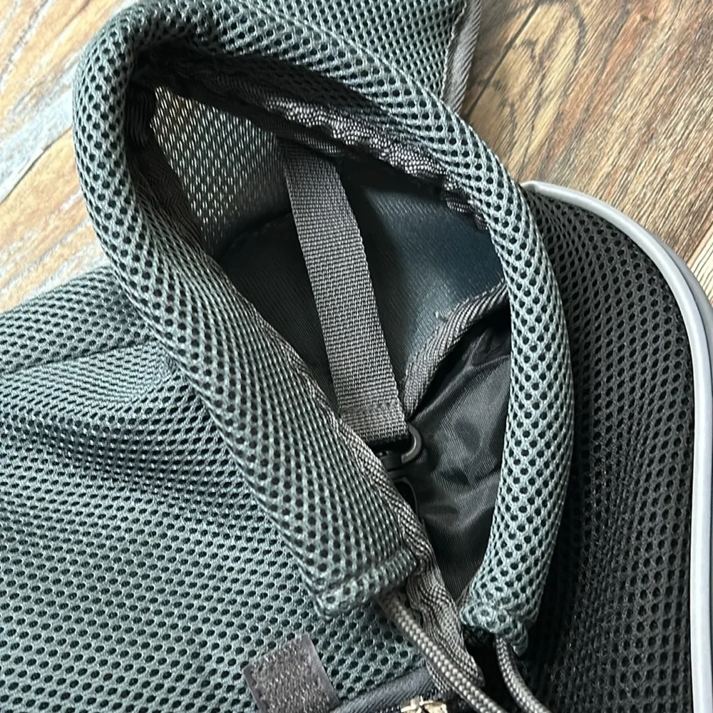 YUDODO breathable grey mesh travel sling bag carrier for dogs/cats size M NWT